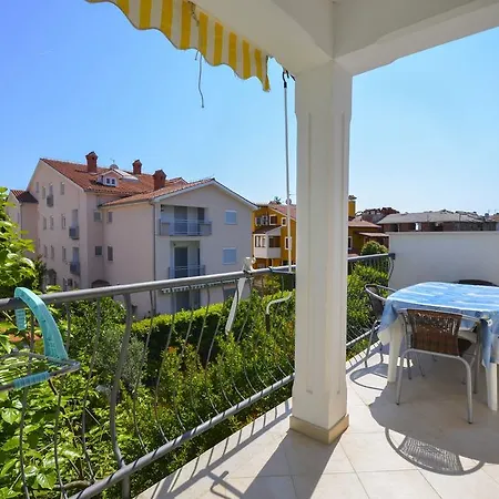 Apartments Romano * 로비니