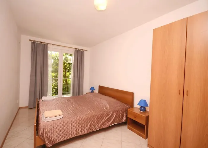 Apartments Romano *