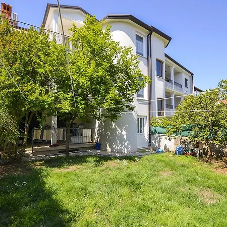 Apartman Apartments Romano *