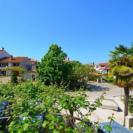 Apartments Romano *