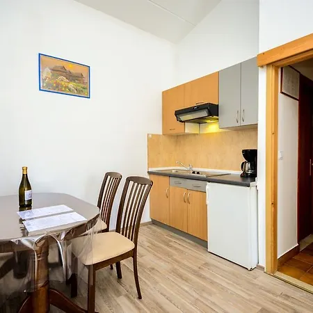 Apartments Romano Apartman *