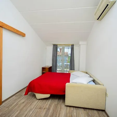 Apartments Romano *